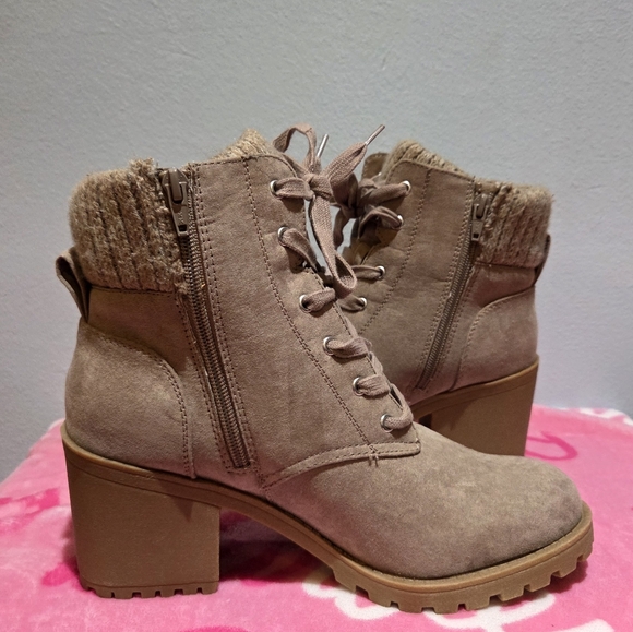 Sun N Stone Women's Mushroom Micro Lace Up Heeled Boot, Size 9.5M - Picture 4 of 9